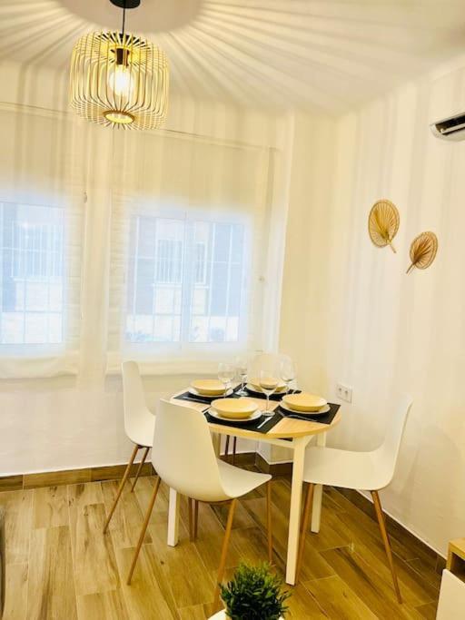 New Spacious And Cozy Apartment - Malaga Zewnętrze zdjęcie