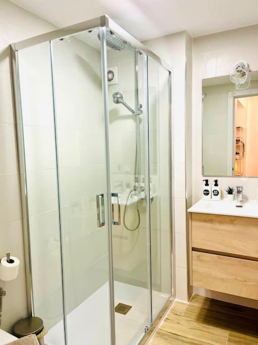New Spacious And Cozy Apartment - Malaga Zewnętrze zdjęcie