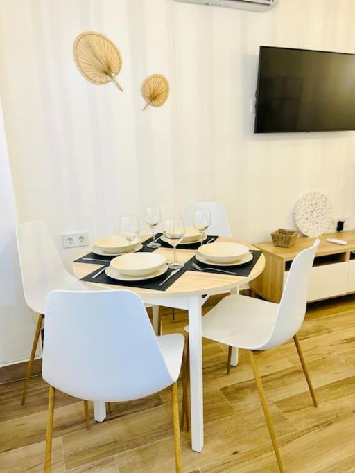 New Spacious And Cozy Apartment - Malaga Zewnętrze zdjęcie